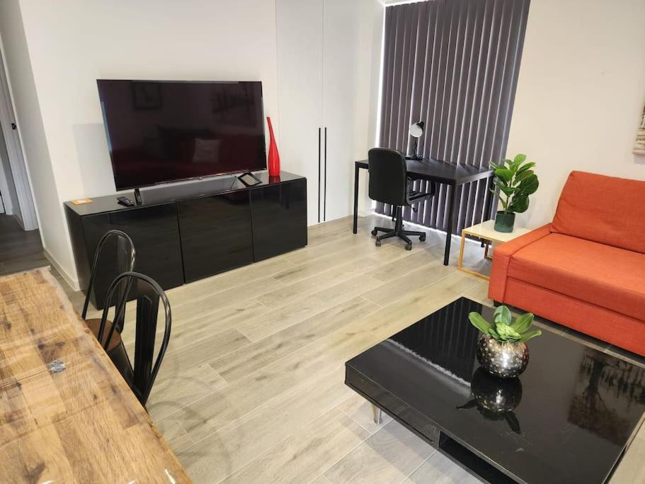 Paradigm Court, Modern 2-bedroom F2, Apartment Oxford