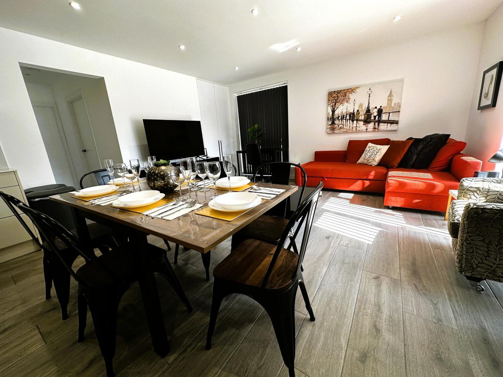 Paradigm Court, Modern 2-bedroom F2, Apartment Oxford